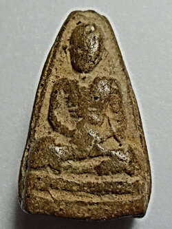 พระรูปเหมือนครูบาศรีวิชัย รุ่น อัฐิหลังย่น (ครูบาหลังย่น) วัดจามเทวี จ.ลำพูน