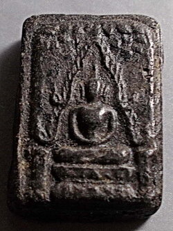 พระพุทธชินราชท่าเรือ พิมพ์ปรกโพธิ์เล็ก เนื้อดิน ปี 2497 อาจารย์ ชุมไชยคีรี