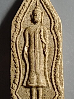 พระผงเก่า พิมพ์ยืนประทานพร หลังยันต์นูน อะ มะ อุ