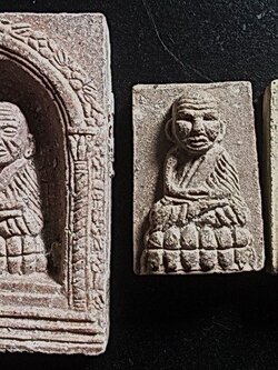 ลป.ทวด สี่เหลี่ยม วัดห้วยมงคล มายกชุด 3 องค์ ราคาพิเศษล้างสต๊อก