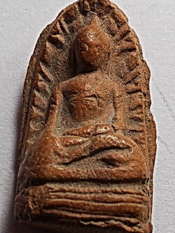 พระรอดเก่าหลังอุ ไม่ทราบที่