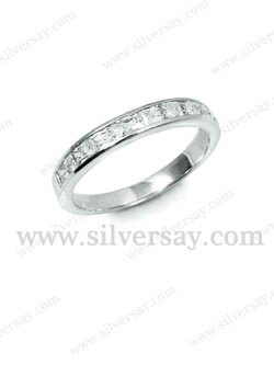 แหวนเพชรสวิสสี่เหลี่ยมบาเกท 2x3 มม./แนวนอน/ฝังรางล็อคแถวครึ่งวง