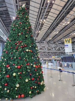 ขายต้นคริสต์มาสปลอมขนาดใหญ่