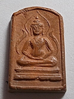 พระสมาธิ เนื้อดินเก่าหลังจารย์ ไม่ทราบที่