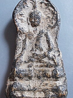 พระเชียงแสนปรกโพธิ์ เนื้อดิน เชียงราย