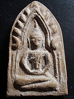 พระขุนแผนปลัดทวี ลพ.มุ่ย วัดดอนไร่ สุพรรณบุรี ปี 2490