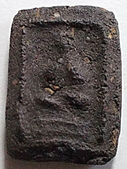 พระปิดตาผงคลุกรัก พิมพ์ปิดตาสี่เหลี่ยม หลวงปู่เอี่ยม วัดหงษ์ปทุมมาวาส จ.ปทุมธานี