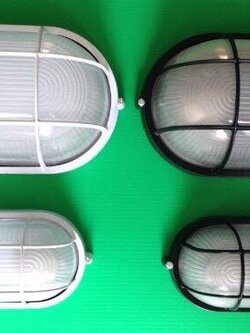 โคมทรงกลมหรือวงรี รองรับขั้ว E27 จำนวนบรรจุ 12 โคม / ลัง