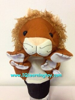 Lion-หุ่นมือตุ๊กตาสัตว์สอนคำศัพท์รูปสิงโต ใช้ประกอบการสอนหรือใช้เพื่อเสริมในกิจกรรมต่างๆ ให้สนุกสนาน มีชีวิตชีวามากขึ้น