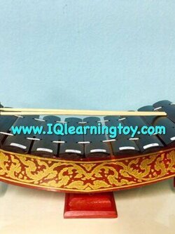 ระนาดเอกเด็ก- เป็นเครื่องดนตรีไทยขนาดเล็ก เพื่อให้เด็กๆได้เรียนรู้จักกับวัฒนธรรมทางดนตรี ที่เป็นเอกลักษณ์ของไทยด้วยตัวเอง จัดส่งฟรี