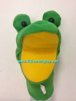 Frog-Sound เป็นหุ่นมือตุ๊กตาหัวสัตว์รูปกบ เมื่อสวมใส่มือแล้วขยับปากบีบแล้วมีเสียง ใช้ประกอบการสอนหรือใช้เพื่อเสริมในกิจกรรมต่างๆ ให้สนุกสนานมากขึ้น