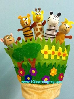 หุ่นถุงมือชุดสวนสัตว์ เป็นหุ่นถุงมือตุ๊กตาหัวรูปสัตว์ต่างๆทำจากไม้ เมื่อสวมใส่นิ้วมือแล้วสามารถขยับได้ ส่งฟรี