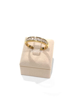 แหวนเพชรสวิสสี่เหลี่ยมพริ้นเซสคัท 3x3 มม. ฝังรางล็อคแถวครึ่งวง/สีทอง22k