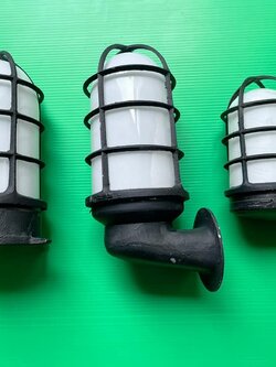 โคมผนัง รองรับขั้ว E27 เฉพาะโคมเปล่า จำนวนบรรจุ 12 โคม / ลัง