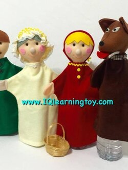 หุ่นมือประกอบนิทานเรื่องหนูน้อยหมวกแดง ส่งฟรี ภายในชุดประกอบด้วยตัวละคร ครบทั้ง 4 ตัวคือหนูน้อยหมวกแดง หมาป่า คุณยาย และนายพรานนายพราน