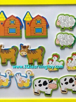 สื่อการสอนชุดจับคู่สัตว์ในฟาร์มติดแม่เหล็ก ประกอบด้วยชุดสัตว์เลี้ยงในฟาร์มต่างๆ ได้แก่ ฟาร์ม แกะ เป็ด ไก่ ม้า วัว พร้อมกล่องพลาสติกเก็บ ส่งฟรี