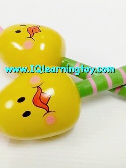 ลูกแซ็กไก่ (ลูกซัดไก่)มาราคัสเป็นเครื่องดนตรีสีสวยสดใส 1 คู่ (2 ลูก) เล่นโดยการเขย่าเพื่อให้จังหวะ ให้ความสนุกสนาน ร่าเริงสดใส ขนาด 8 นิ้ว ส่งฟรี