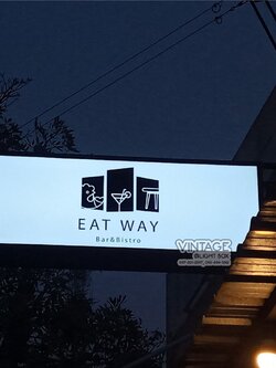 ป้ายกล่องไฟ EAT WAY BAR & BISTRO