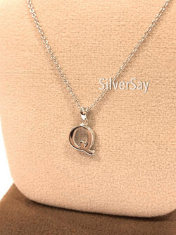 จี้ตัวอักษร Q