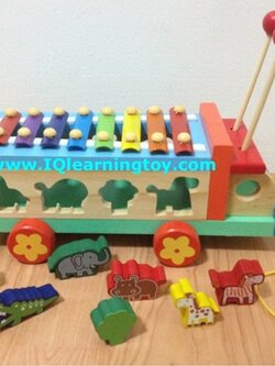 Xylophon-Zoo ระนาดสวนสัตว์ เครื่องดนตรีไซโลโฟน มีเสียงสดใส ด้านข้างสามารถเล่นเป็นบล๊อคไม้หยอดจับคู่สัตว์ต่างๆ ลากเป็นรถเข็นได้ (2+) จัดส่งฟรีค่ะ