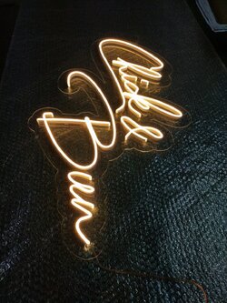 ไฟนีออน เฟค