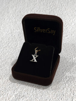 จี้อักษร X ฝังเพชรสวิสแถว