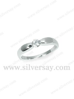 แหวนรูปโบว์ริบบิ้นฝังเพชรสวิส