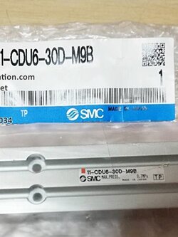 Cylinder ยี่ห้อ SMC รุ่น 11-CDU6-30D-M9B (New)