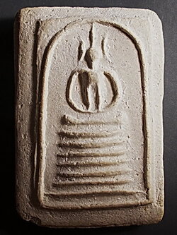 สมเด็จ 7 ชั้นไหล่ยก กรุวัดโพธิ์เกรียบ อ่างทอง