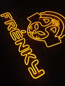 ไฟนีออน เฟค