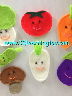 ่สื่อการสอนชุดผักติดแม่เหล็ก ประกอบด้วยผักต่างๆ ได้แก่ แครอท ผักกาดขาว หัวไชเท้า มะเขือม่วง มะเขือเทศ เห็ด และถั่วลันเตา ส่งฟรี