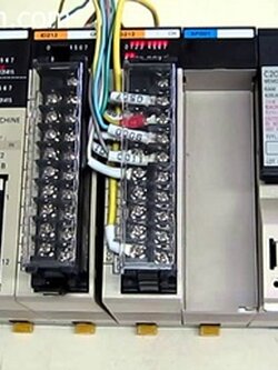 PLC OMRON c200he,cpu42,od42,od219,nc211,id277,id217