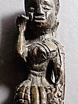 แม่นางกวัก เนื้อสัมฤทธิเก่า ขนาดห้อยบูชา