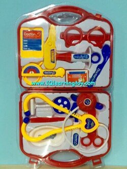 Doctor s Kit 15 pcs. (red) ของเล่นชุดคุณหมอ มาพร้อมอุปกรณ์แสนสนุก 15 ชิ้น สร้างจินตนาการและแรงบันดาลใจแสนสนุกให้กับเด็กๆ *จัดส่งฟรี