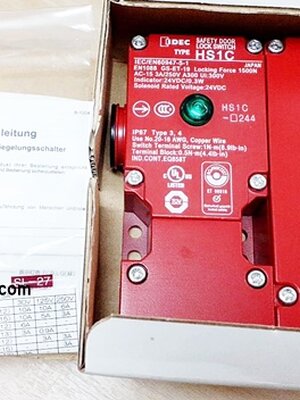 Safety Door IDEC รุ่น HS1C-R44R-G (New)