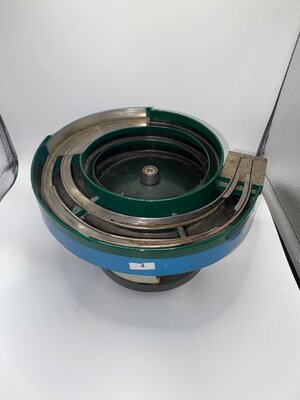 เครื่อง Feed screw กว้าง 25-32 cm (มือสอง) ไฟ 220V เสียบใช้งาน