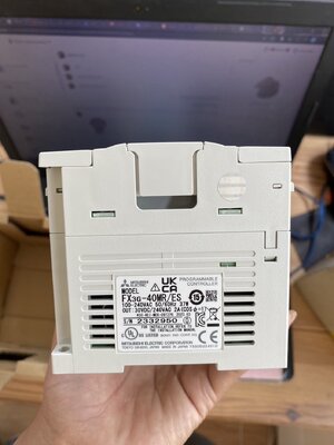 FX3G-40MR/ES กล่องมีตำหนิ