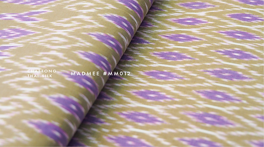 (ผ้าชุด) ผ้าไหมมัดหมี่ไหมแท้ (ผ้าลาย2หลา+สีพื้น2หลา) ลายดวงแหดอกแก้ว พื้นสีเหลืองน้ำตาลอมเทา รหัส M2B-CT-100009