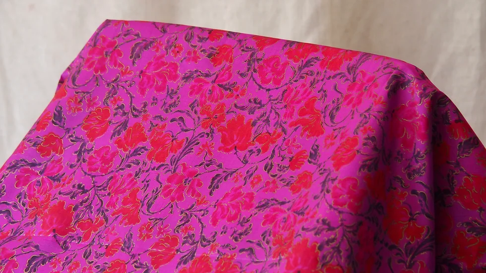 ผ้าไหมพิมพ์ลาย เนื้อเรียบ ขนาด 1x3.55 หลา เฉดสีชมพูดอกแดง รหัส A4-CT-103072