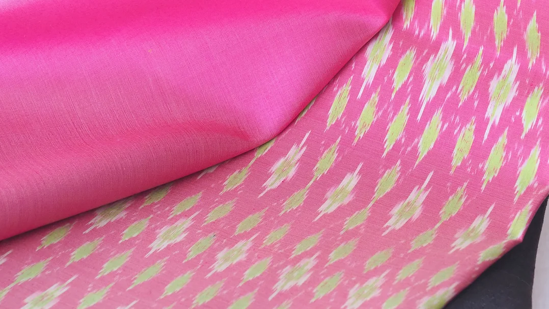 (ผ้าชุด) ผ้าไหมมัดหมี่ไหมแท้ (ผ้าลาย2หลา+สีพื้น2หลา) พื้นสีชมพูบานเย็น รหัส M2B-CT-102814