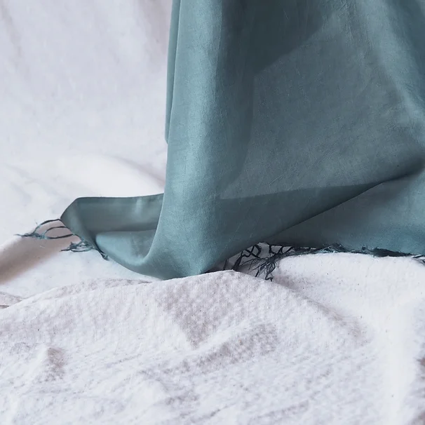 ผ้าคลุมไหล่ผ้าไหม ผืนใหญ่ มีชายครุย ขนาด 100x200ซม. สีเขียว รหัส ZYH-CT-102680