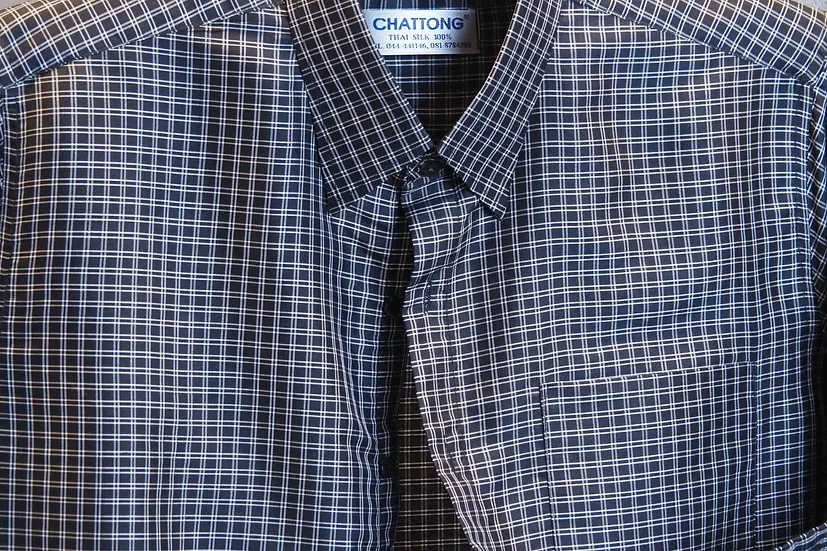 เสื้อเชิ้ต แขนสั้น ไหมแท้ ลายสก็อต สีดำ ขาว รหัส DN-ST-04196626