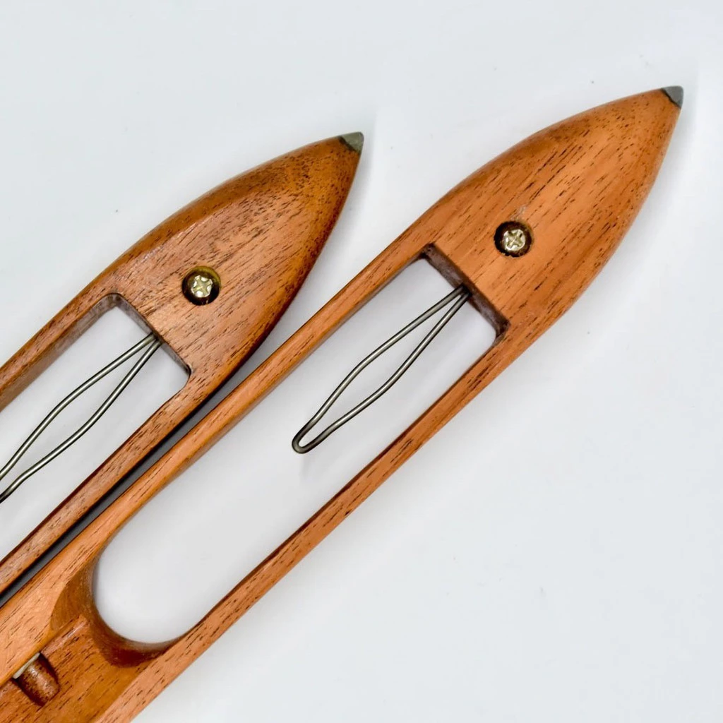 กระสวยไม้กี่กระตุก อุปกรณ์ทอผ้า ไม้แดง รหัส 76-2-091667131