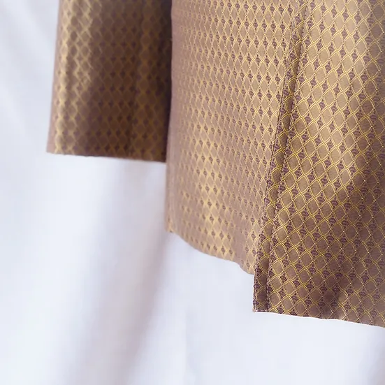 เสื้อสูทคอพระราชทาน แขนยาว เนื้อยกดอก ไหมแท้ สีน้ำตตาลทอง รหัส DM-CT-0308672