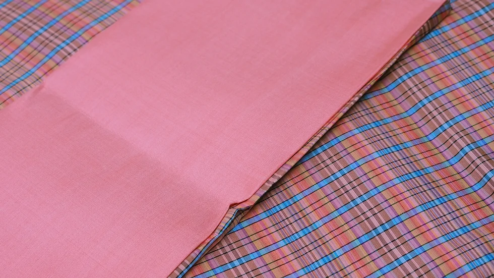 (ผ้าชุด)ไหมลายสก็อต ไหมแท้ ขนาด 1x4 หลา (ผ้าลาย2หลา+สีพื้น 2หลา) สีชมพูอ่อน รหัส A90-CT100626