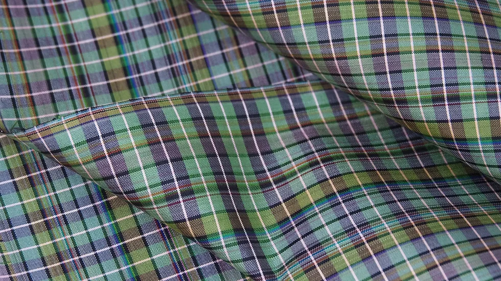 ผ้าไหม ลายสก็อต ไหมแท้ เนื้อหยาบนุ่ม สีคละสี ขายตามความยาวหลา รหัส A9-CT-100215