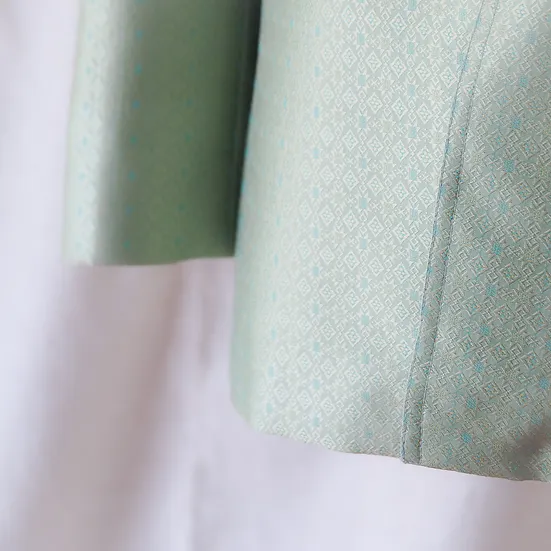 เสื้อสูทคอพระราชทาน แขนยาว เนื้อยกดอกไหมแท้ สีเขียวเทา รหัส DM-CT-0308671