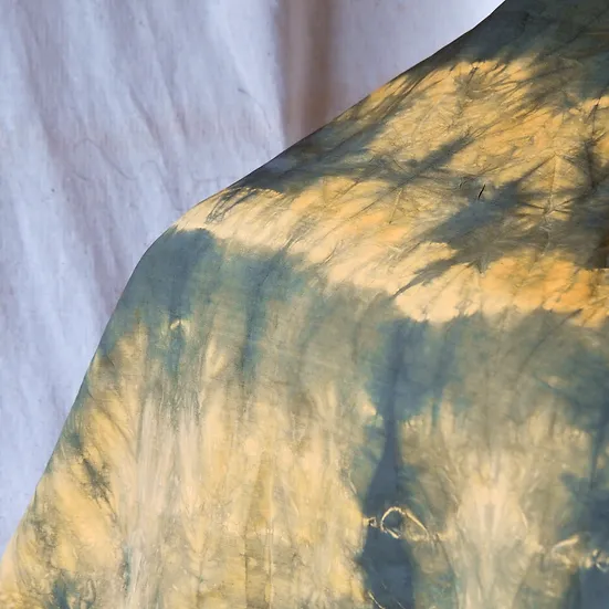 ผ้าคลุมไหล่ผ้าไหม ผืนใหญ่ มัดย้อม มีชายครุย ขนาด 100x200ซม. สีดำ รหัส ZYH-CT-102617