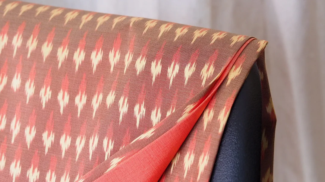 (ผ้าชุด) ผ้าไหมมัดหมี่ไหมแท้ (ผ้าลาย2หลา+สีพื้น2หลา) ลายสร้อยดอกหมาก พื้นสีส้ม รหัส M2B-CT-102542