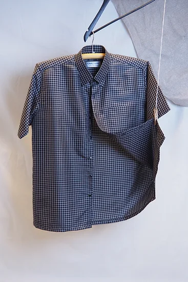 เสื้อเชิ้ต แขนสั้น ไหมแท้ ลายสก็อต สีดำ ขาว รหัส DN-ST-04196626